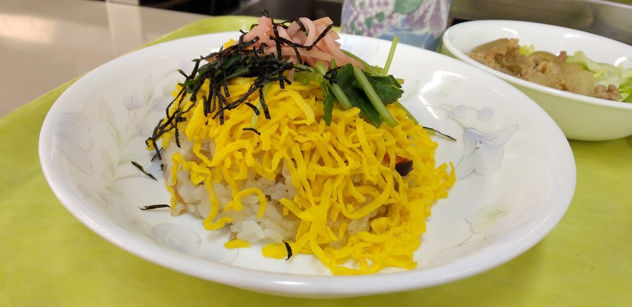 なぎの木園　ツワブキ入りかきまぜ
