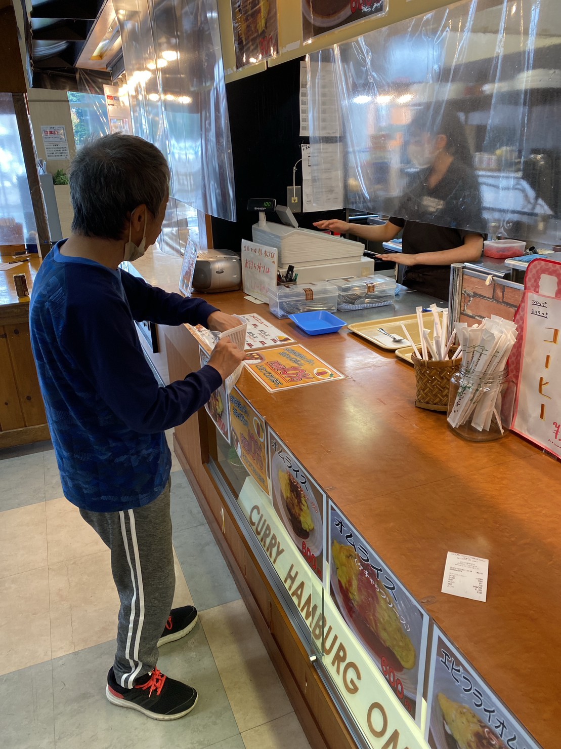 外食🍜🍧🚗