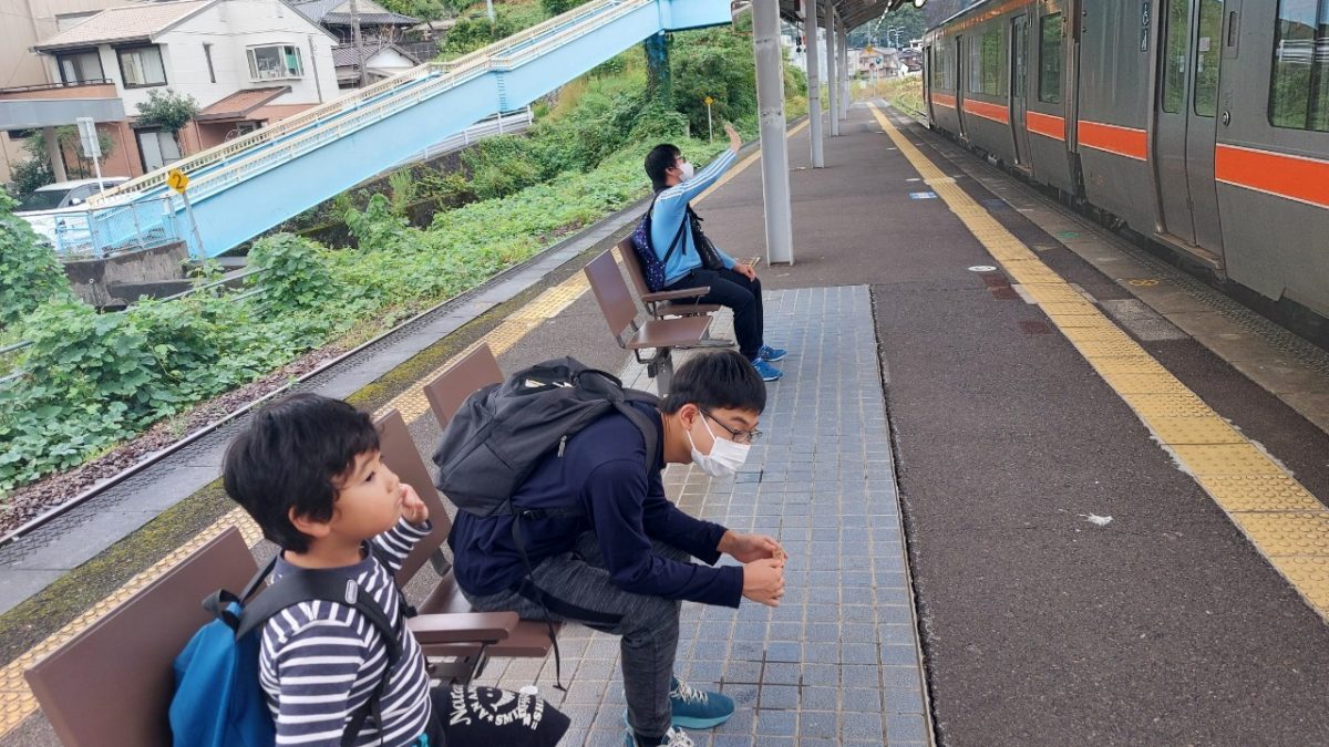 すみれ　電車に乗ろう