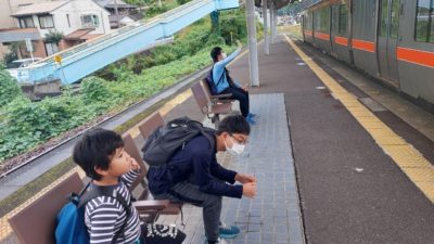 すみれ　電車に乗ろう